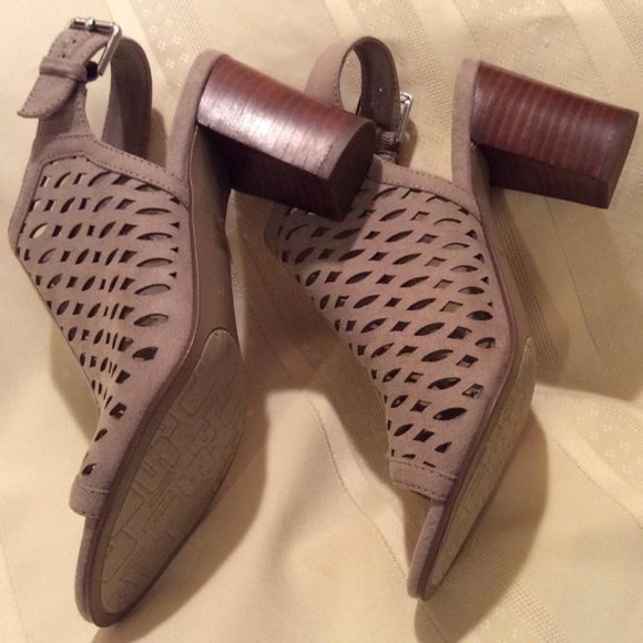 UNISA tan suede leather mesh peep-toe sandals 3" block heels NWOT Size 7 - Picture 6 of 6